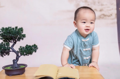 章丘宝宝爱吐奶是什么原因